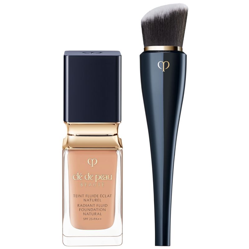 Clé de Peau Beauté Radiant Fluid Foundation Natural 35ml & Clé de Peau Beauté High Coverage Foundation Brush (Various Shades) - B30