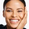 Clé de Peau Beauté Radiant Cream Foundation (Various Shades) thumbnail 6