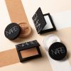 NARS LIGHT REFLECTING SETTING POWDER - LOOSE Kirkastava Irtopuuteri Sävy SHORE 11 g thumbnail 4