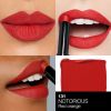 NARS POWERMATTE LIPSTICK pitkäkestoinen mattapinnan antava huulipuna Sävy Notorious 1,5 g thumbnail 5