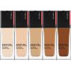 Shiseido Synchro Skin Radiant Lifting Foundation kirkastava ja kohottava meikkivoide SPF 30 Sävy 210 Birch 30 ml thumbnail 4