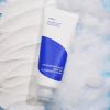Isntree Hyaluronic Acid Low-pH Cleansing Foam thumbnail 3