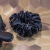 Crystallove Silk Scrunchie silkkinen hiusdonitsi Black 1 kpl thumbnail 2