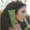 Aveda Be Curly Advanced™ Curl Enhancer Cream kiharoita korostava muotoiluvoide 40 ml thumbnail 4