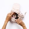 Notino Travel Collection Drawstring Make-Up Bag tilava meikkilaukku Beige 1 kpl thumbnail 5
